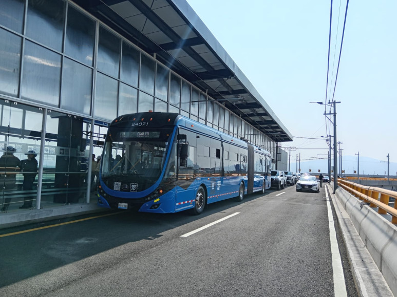 Entra en operación la nueva línea de autobuses de alta capacidad tipo trolebús Chalco – Santa Martha, en la Ciudad de México